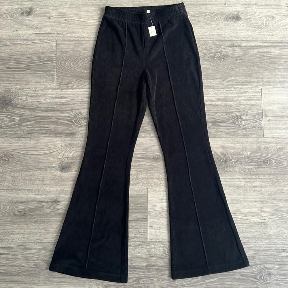 NWT Aerie Groove On Velour Ribbed Flare Pants High Waist Black / Women's XS - Picture 1 of 7